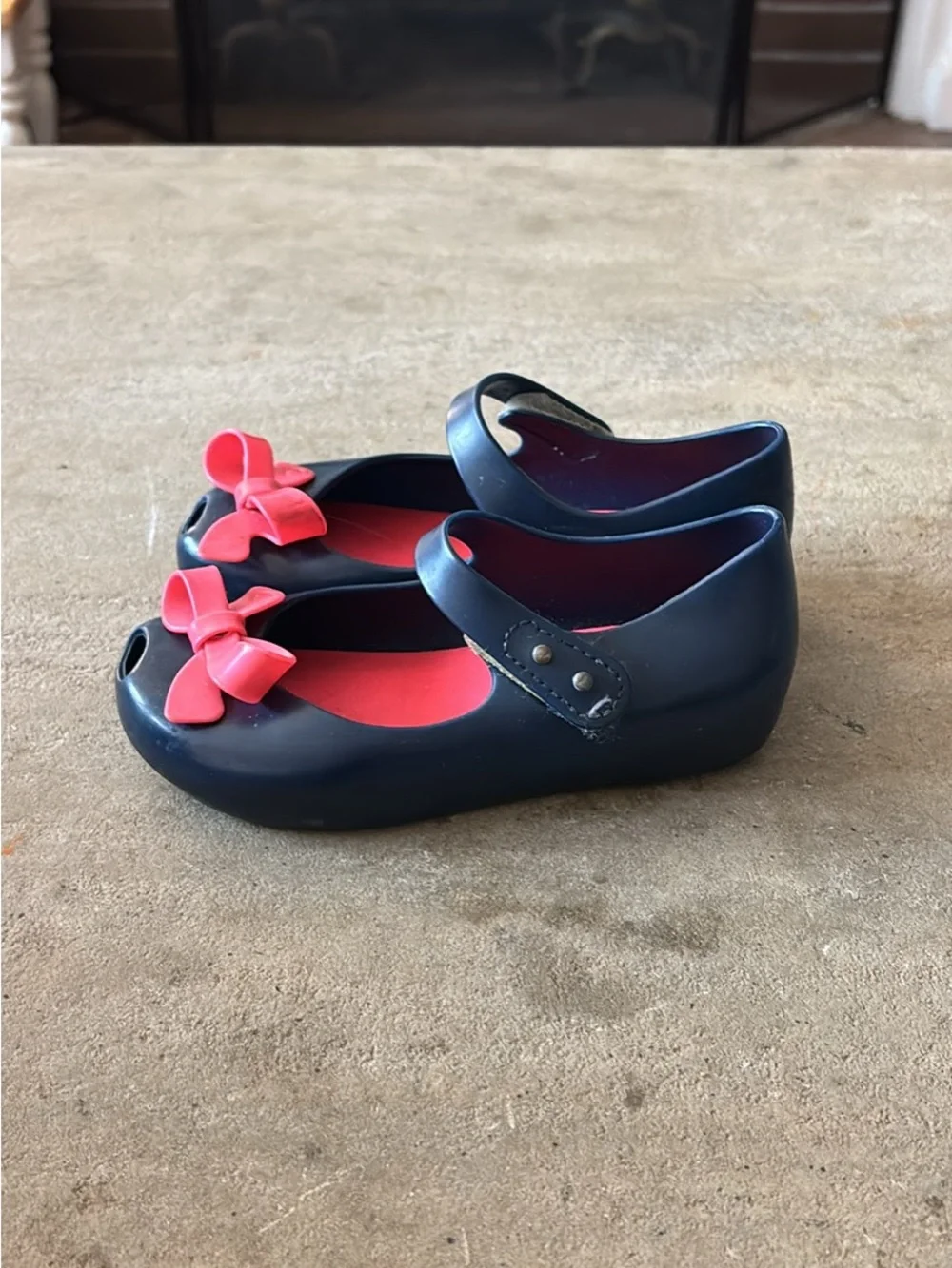 Mini Melissa Navy Blue Mary Jane Shoes with Pink Bows child size 10 (A-4)